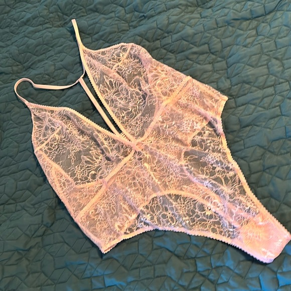 Size XL, NWT VS baby pink plunge front racer back thong teddy. - Picture 1 of 4